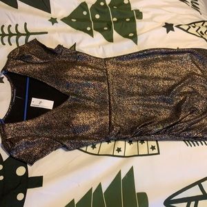 Never worn dress. Recently had a baby and it no longer fits me.